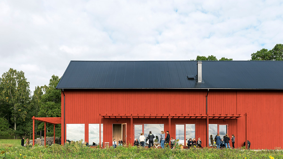 Servicepunkter finns etablerade på orterna, Vrena, Jönåker, Tystberga och Nävekvarn. En viktig del i serviceplanen är att stärka underlaget för dessa servicepunkter och att utveckla konceptet till fler orter.
